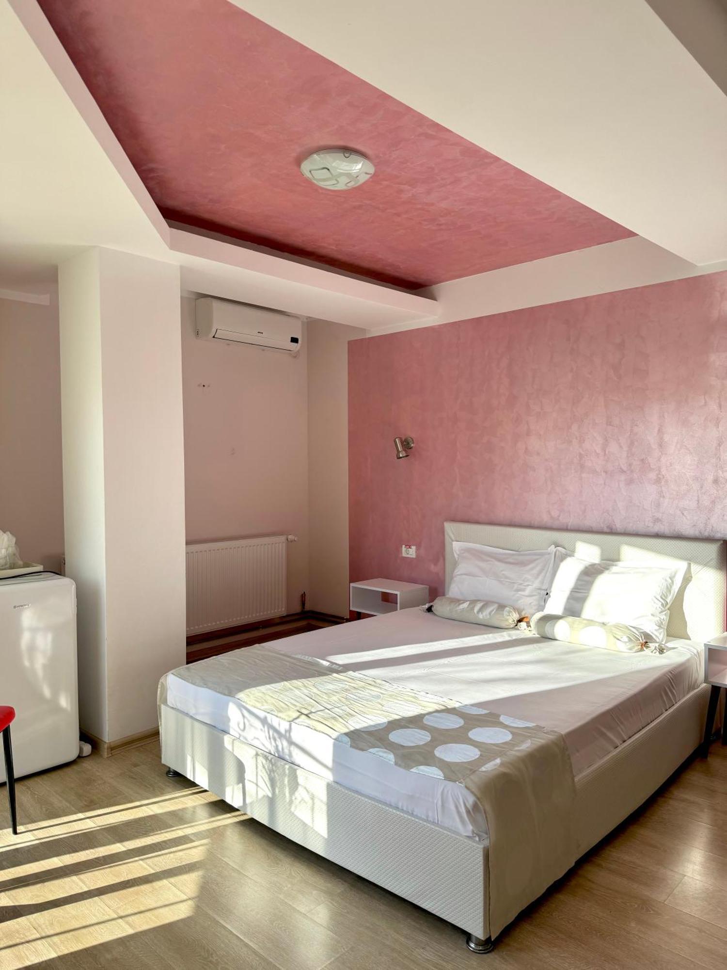 H By Hambar Apartment Vama Veche Ngoại thất bức ảnh